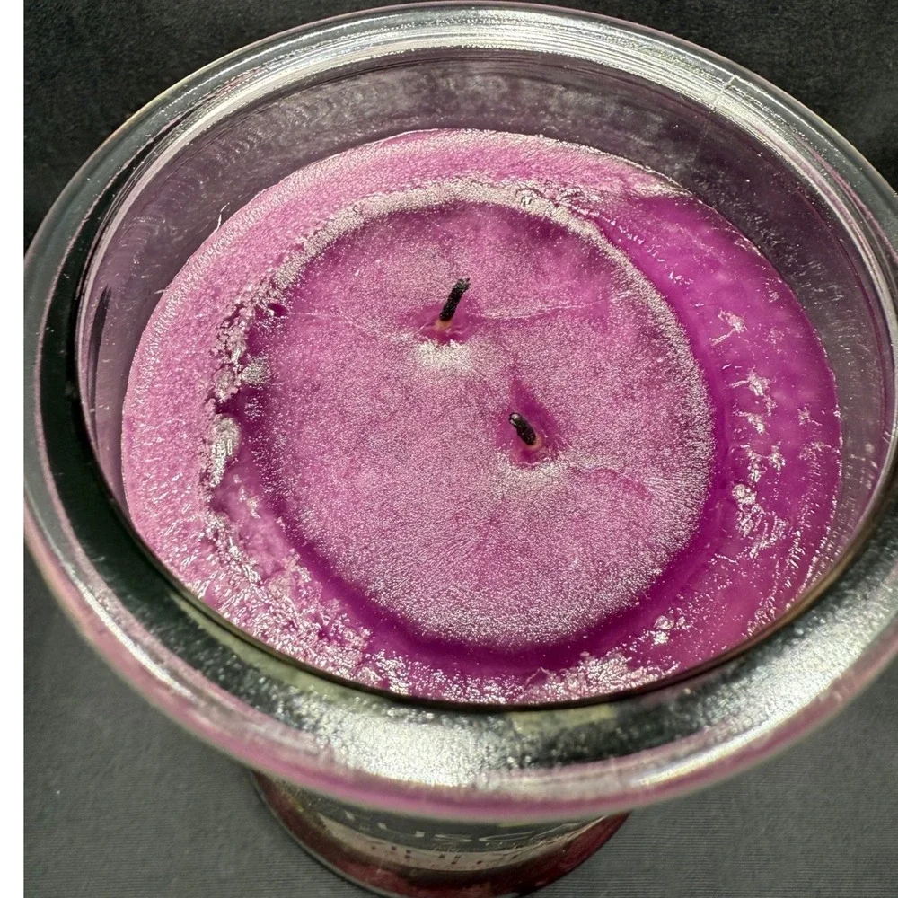 Tuscany Candle Vineyard Retreat 18 oz Marbled Wax Jar Candle Cabernet Pear Berry